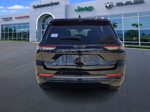 New 2026 Jeep Grand Cherokee Summit image 6