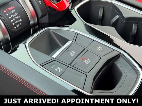Used 2022 Lamborghini Urus image 26