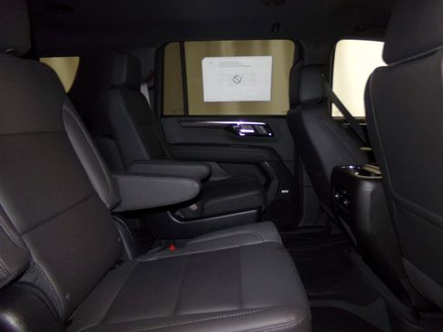 New 2025 Chevrolet Suburban LT w/ Comfort Package image 10