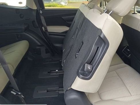 Certified 2025 Subaru Ascent Premium image 27