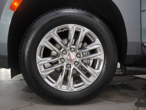 Used 2021 GMC Yukon XL SLT w/ SLT Premium Package image 33