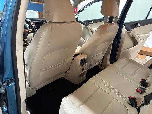 Used 2017 Volkswagen Tiguan S image 16