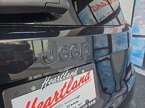 Used 2023 Jeep Renegade Altitude w/ Sun/Sound Group image 22