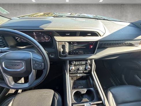 Used 2024 GMC Yukon XL Denali image 3