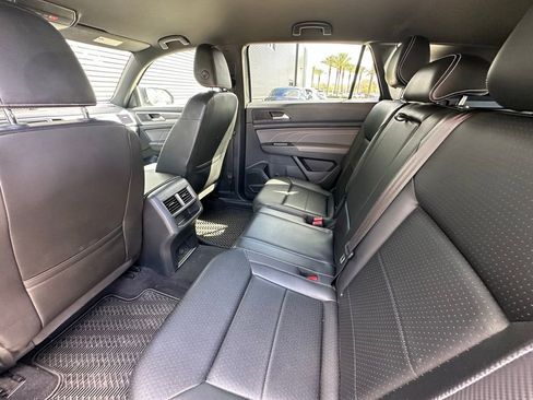 Used 2022 Volkswagen Atlas Cross Sport SE AWD/4WD image 31