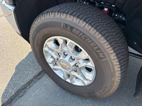 Used 2026 Chevrolet Silverado 2500 LT w/ All Star Edition AWD/4WD image 12
