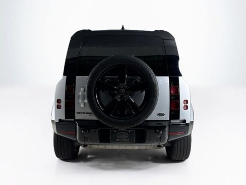 Used 2022 Land Rover Defender 110 X-Dynamic HSE AWD/4WD image 4