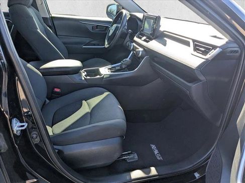 Used 2019 Toyota RAV4 LE image 15