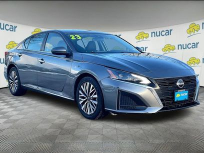 Used 2023 Nissan Altima 2.5 SV