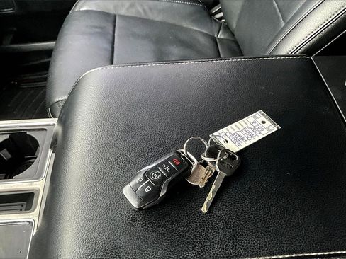 Used 2017 Ford F150 Lariat w/ Equipment Group 502A Luxury image 31