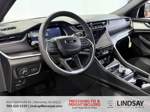 New 2025 Jeep Grand Cherokee Altitude AWD/4WD image 16