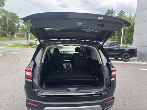 Used 2023 Honda Pilot Touring image 9