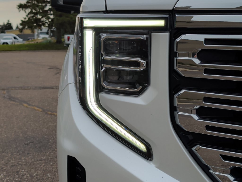 Used 2023 GMC Sierra 1500 Denali w/ Technology Package AWD/4WD image 44