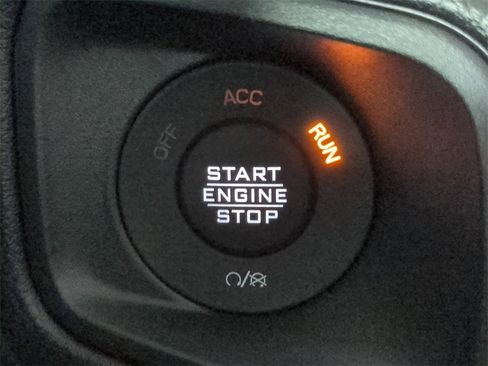 New 2025 Jeep Gladiator Sport image 27