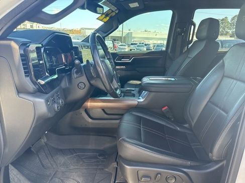 Used 2022 Chevrolet Silverado 1500 High Country w/ High Country Premium Package AWD/4WD image 12