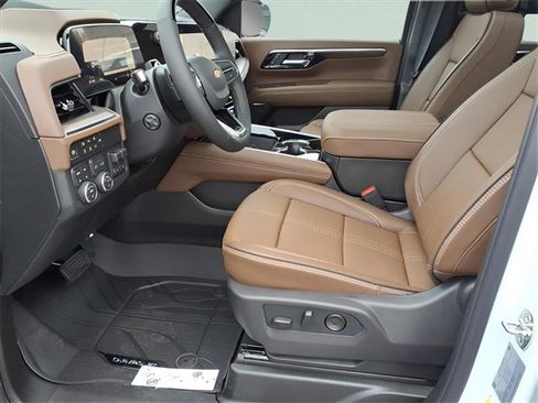 New 2026 Chevrolet Suburban High Country image 16