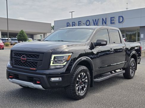 Used 2023 Nissan Titan PRO-4X w/ Pro-4x Convenience Package AWD/4WD image 2