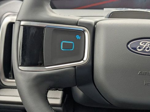 New 2025 Ford Expedition Active image 29