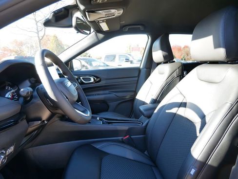 New 2026 Jeep Compass Latitude AWD/4WD image 30
