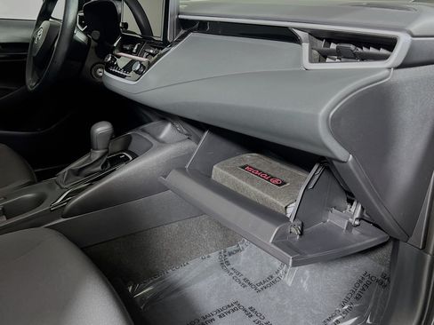 Used 2025 Toyota Corolla LE FWD image 35