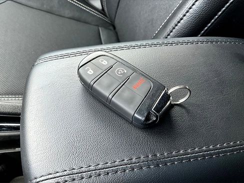 Used 2023 Jeep Compass High Altitude image 11