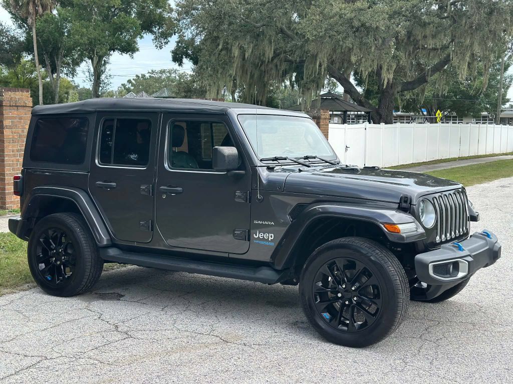 Used 2022 Jeep Wrangler Unlimited Sahara w/ Cold Weather Group AWD/4WD image 5