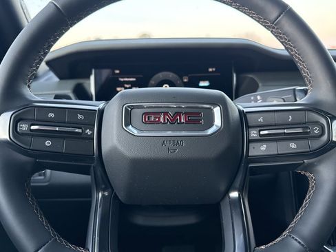 Used 2026 GMC Acadia AT4 image 22