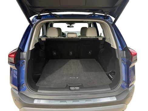 Used 2023 Nissan Rogue SV w/ SV Premium Package FWD image 18