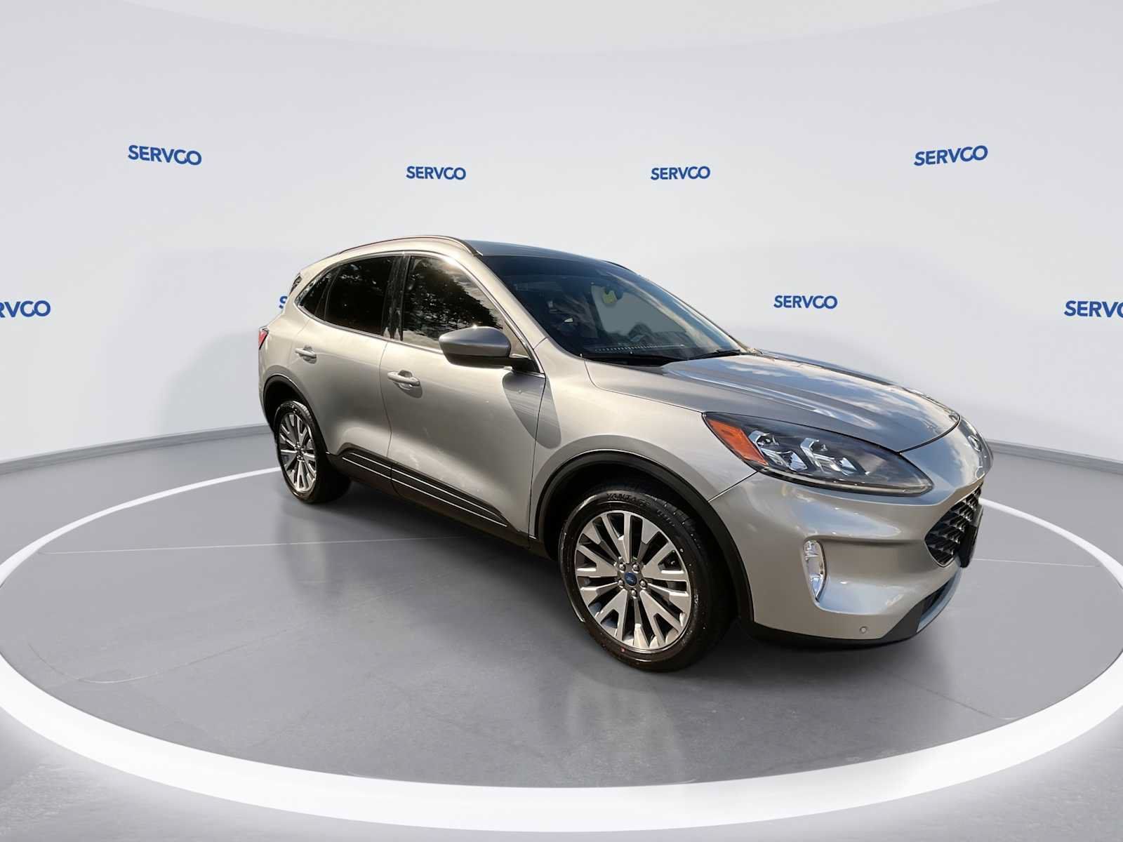 Used 2022 Ford Escape Titanium AWD/4WD image 2