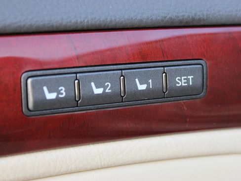 Used 2011 Lexus LS 460 w/ Luxury Value Edition image 13