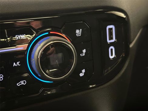 Certified 2022 Chevrolet Silverado 1500 High Country w/ High Country Premium Package image 24