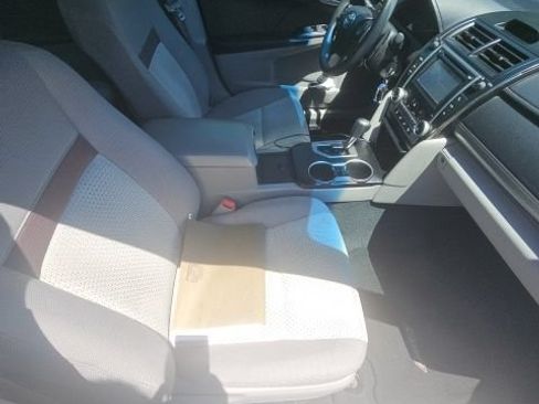 Used 2012 Toyota Camry LE FWD image 12