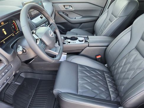 New 2026 Nissan Rogue Platinum w/ Platinum Premium Package image 9