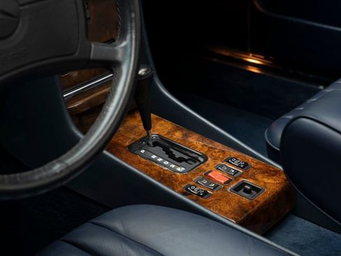 Used 1988 Mercedes-Benz 560 SL image 32