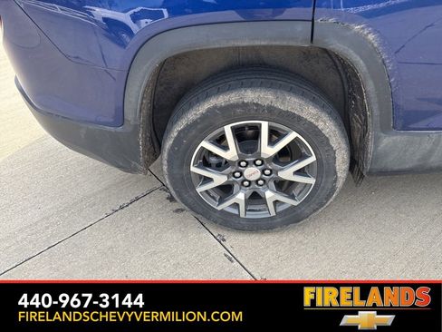 Used 2023 GMC Acadia SLT w/ Technology Package image 30