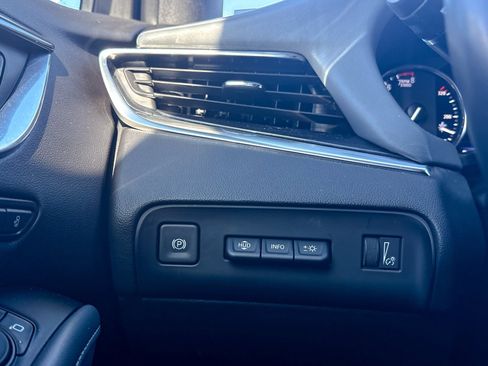 Used 2024 Buick Enclave Premium image 45