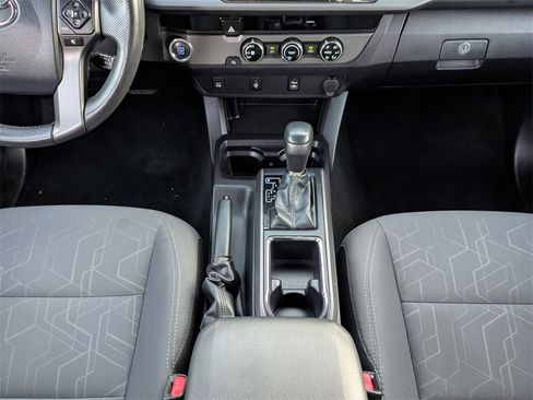 Used 2017 Toyota Tacoma TRD Sport image 20