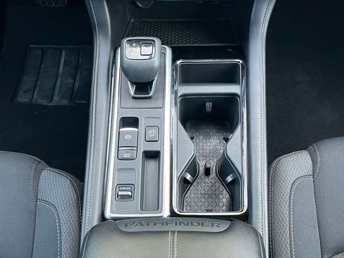 Used 2025 Nissan Pathfinder SV image 43