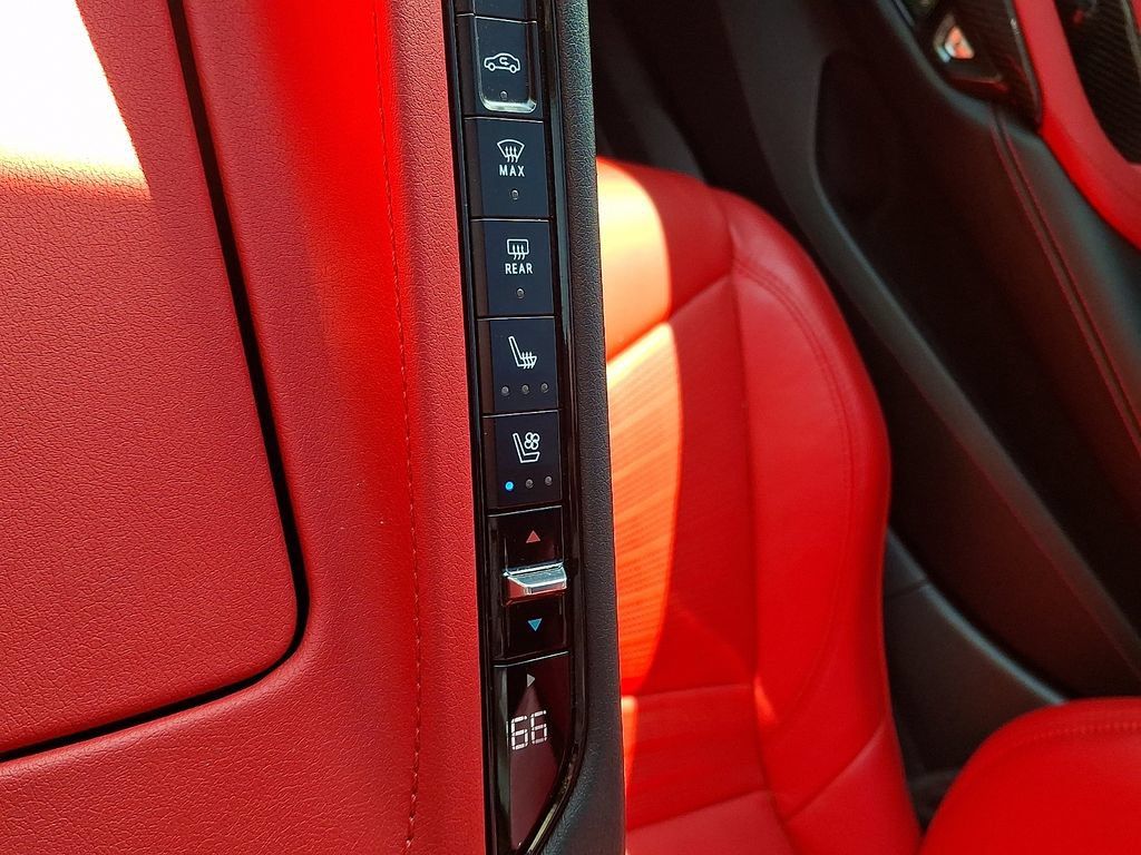 Used 2020 Chevrolet Corvette Stingray Preferred Cpe w/ 2LT Preferred Equipment Group RWD image 24