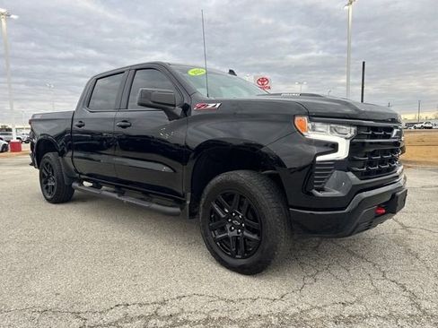 Used 2025 Chevrolet Silverado 1500 LT Trail Boss w/ Convenience Package II AWD/4WD image 9
