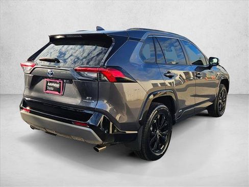 Used 2024 Toyota RAV4 SE AWD/4WD image 5