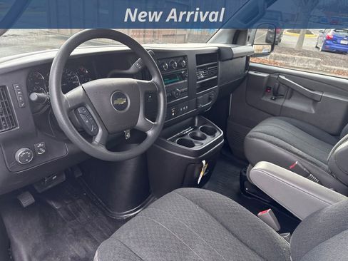 Used 2024 Chevrolet Express 2500 w/ Driver Convenience Package image 6