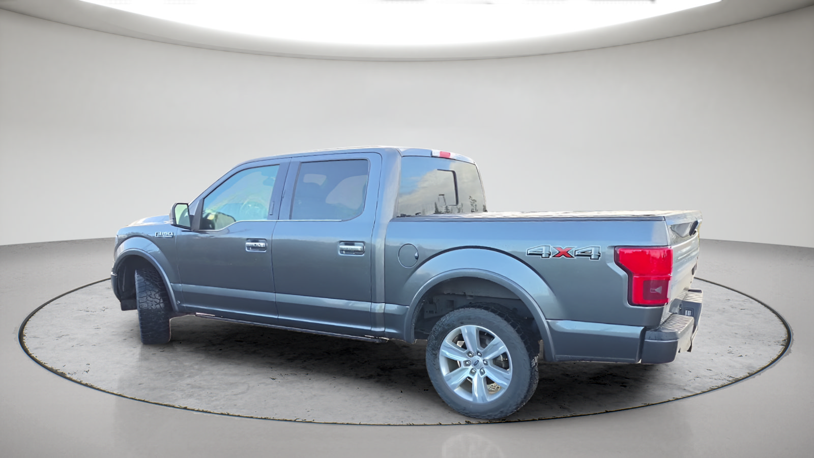 Used 2018 Ford F150 Platinum w/ Equipment Group 701A Luxury AWD/4WD image 10