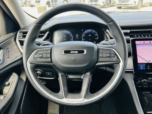 Used 2023 Jeep Grand Cherokee L Limited w/ Luxury Tech Group II image 20