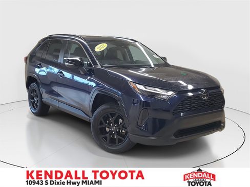 Used 2022 Toyota RAV4 XLE image 1