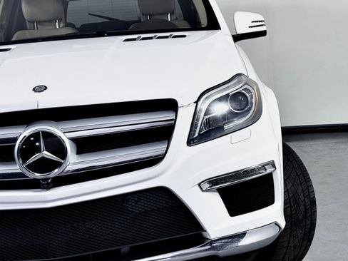 Used 2014 Mercedes-Benz GL 550 4MATIC image 6