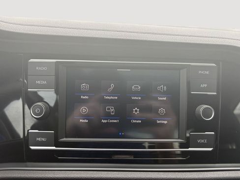 Certified 2022 Volkswagen Jetta SE w/ Panoramic Sunroof Package FWD image 18