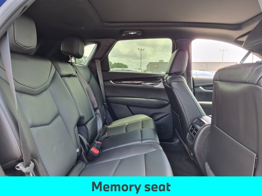 Used 2023 Cadillac XT5 Premium Luxury FWD image 30