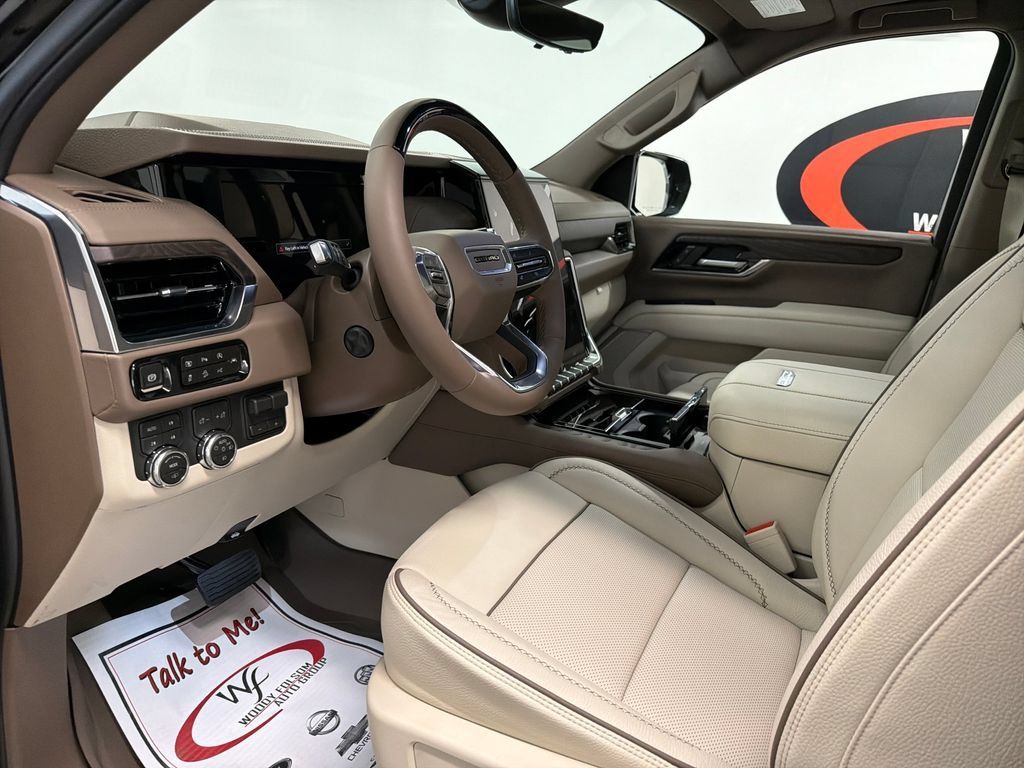 New 2026 GMC Yukon Denali w/ Denali Reserve Package AWD/4WD image 9