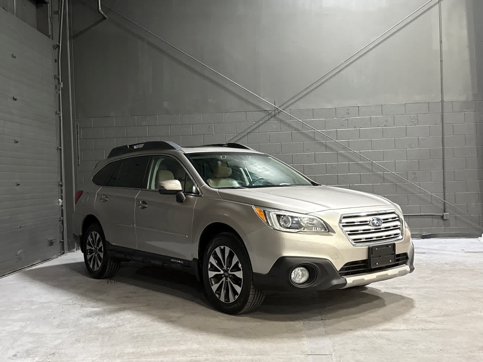 Used 2017 Subaru Outback 2.5i Limited AWD/4WD image 1